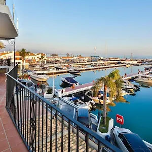 puerto-banus-marbella-front-line-218-instastay.1costadelsol.com/